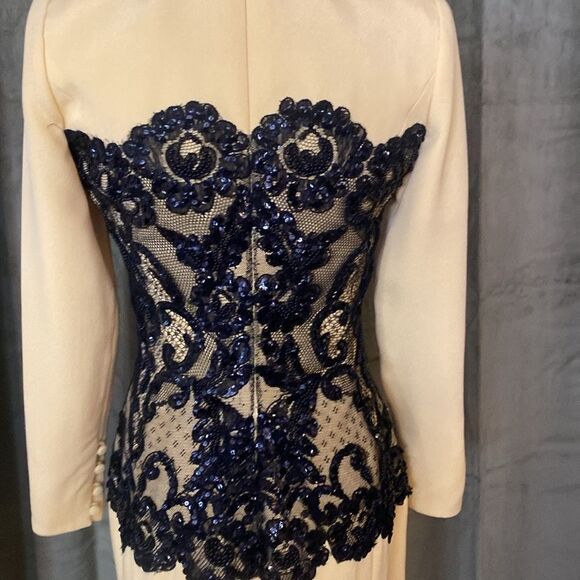 Carolina Herrera yellow  lace detailed Sheath Long Sleeve Dress, US6 - Picture 4 of 11